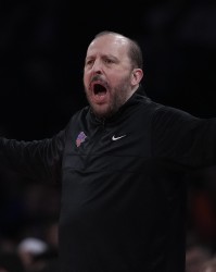 Shams：接到尼克斯挖教练的电话后有球队直接粗口回应