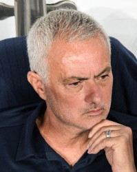 星空体育APP-消息不实，费内巴切高层否认穆帅索要高额奖金和封口费