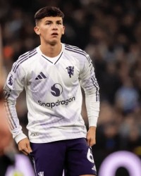 星空体育平台-记者：莱西今早再次与曼联一线队训练，卡里克有意提拔他