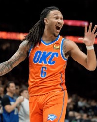 星空体育平台-杰林本赛季出战30分钟以上时，场均20.8分11.3板4.3助